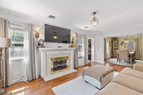 22 Cherry Pl, Nutley, NJ 07110 photo 7