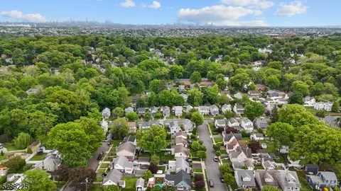 22 Cherry Pl, Nutley, NJ 07110 photo 5
