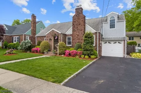 22 Cherry Pl, Nutley, NJ 07110 photo 2