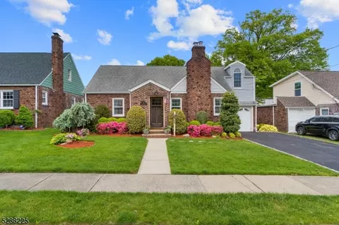 22 Cherry Pl, Nutley, NJ 07110 photo 4