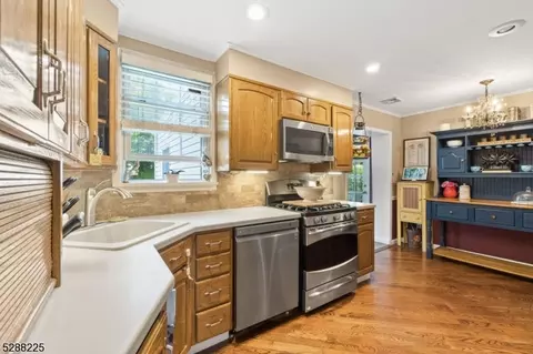 22 Cherry Pl, Nutley, NJ 07110 photo 15