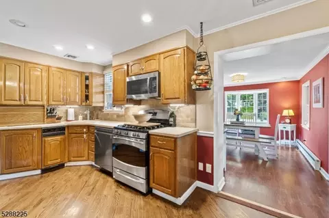 22 Cherry Pl, Nutley, NJ 07110 photo 16