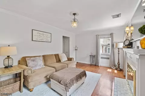 22 Cherry Pl, Nutley, NJ 07110 photo 8
