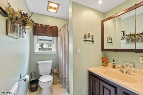 22 Cherry Pl, Nutley, NJ 07110 photo 23