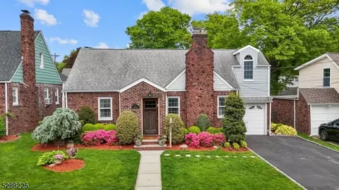 22 Cherry Pl, Nutley, NJ 07110 photo 3