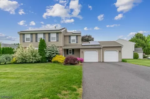 30 Joni Ave, Hamilton, NJ 08690