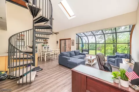 8 Baily Bunion Ct #6, Vernon, NJ 07462