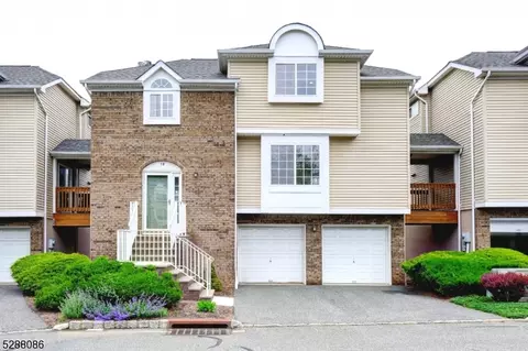 14 Whispering Way, Berkeley Heights, NJ 07922