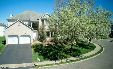 72 Leah Way, Parsippany-troy Hills Twp, NJ 07054