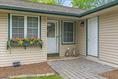 67 Summit Rd, Sparta, NJ 07871