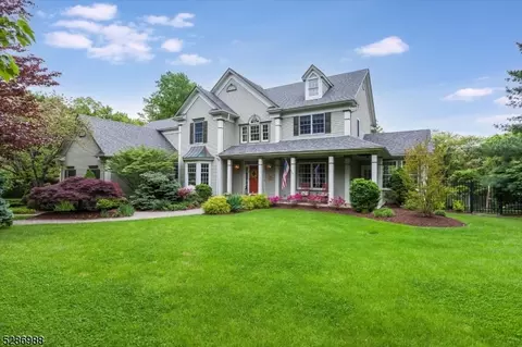 94 Pill Hill Rd, Bernardsville, NJ 07924