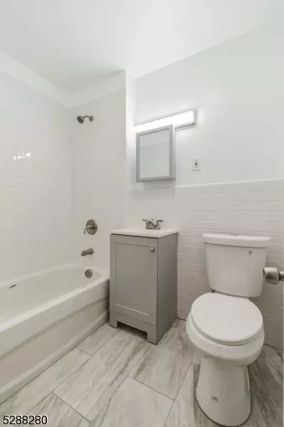 260 Vermont Ave, Irvington, NJ 07111
