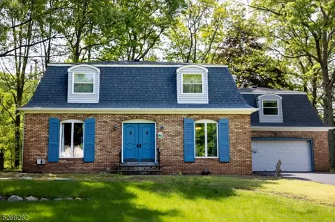 733 Riven Wood Rd, Franklin Lakes, NJ 07417