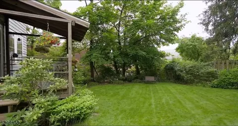 52 Pine St, Millburn, NJ 07041 photo 17