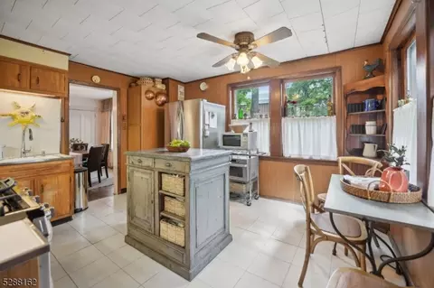 52 Pine St, Millburn, NJ 07041 photo 9