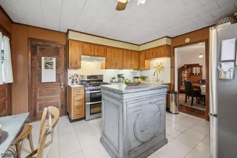 52 Pine St, Millburn, NJ 07041 photo 10