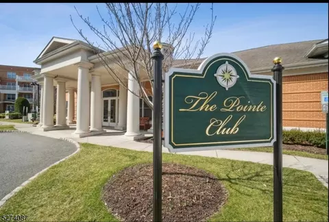 3309 Pointe Gate Dr #09, Livingston, NJ 07039