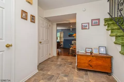 40 Scott Ave, Edison, NJ 08837 photo 4