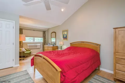 40 Scott Ave, Edison, NJ 08837 photo 22