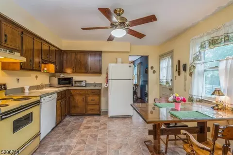 40 Scott Ave, Edison, NJ 08837 photo 14