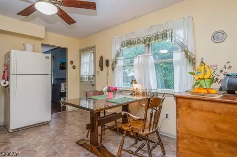 40 Scott Ave, Edison, NJ 08837 photo 11