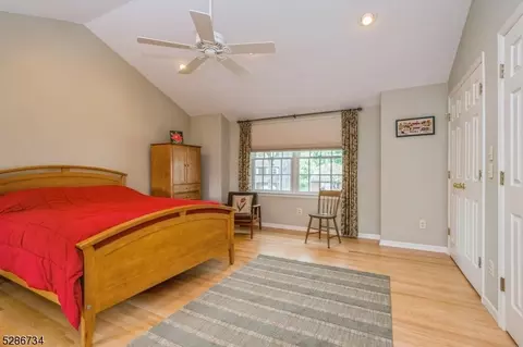 40 Scott Ave, Edison, NJ 08837 photo 21