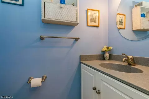 40 Scott Ave, Edison, NJ 08837 photo 6