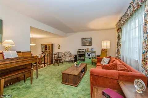 40 Scott Ave, Edison, NJ 08837 photo 8