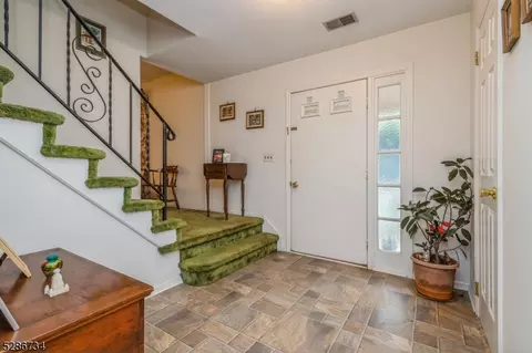 40 Scott Ave, Edison, NJ 08837 photo 5
