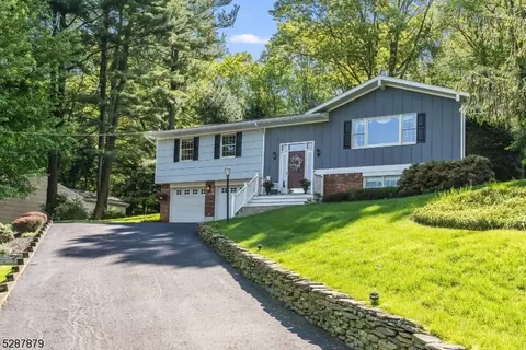 53 Warren Rd, Sparta, NJ 07871