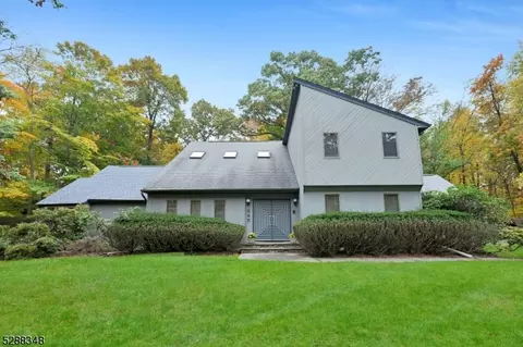 645 Juniper Pl, Franklin Lakes, NJ 07417