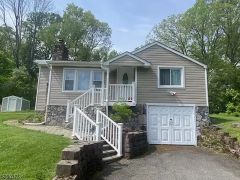 19 N Pkwy, Wharton, NJ 07885