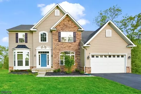 70 Elizabeth Way, Mount Arlington Boro, NJ 07850