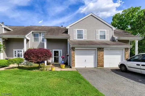 32 Renaissance Ln #32, New Brunswick, NJ 08901