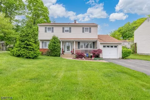 6 Midway Ct, Rockaway, NJ 07866