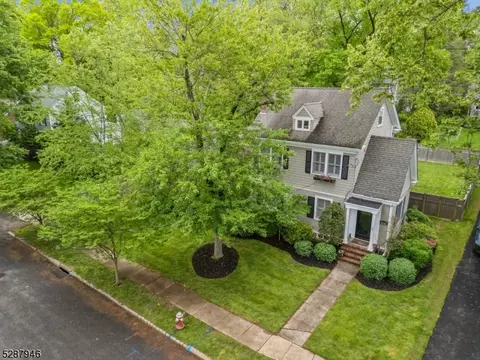 34 Coleman Ave E, Chatham, NJ 07928