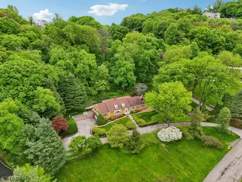 5 Reed Rd, Morristown, NJ 07960