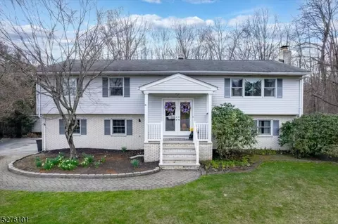 10 Halsey Rd, Montville Twp, NJ 07082
