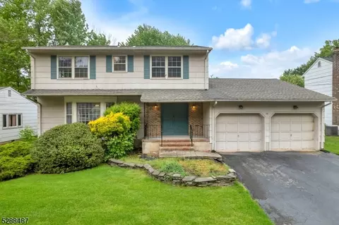 65 Dellwood Rd, Edison, NJ 08820