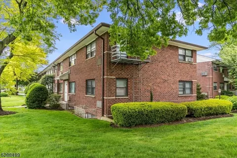 2350 5th St #A-11, Fort Lee, NJ 07024