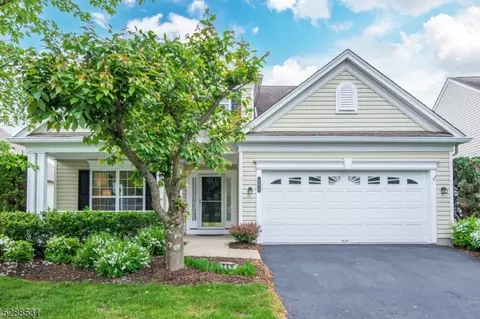 352 Biltmore Ln, Franklin Twp, NJ 08873