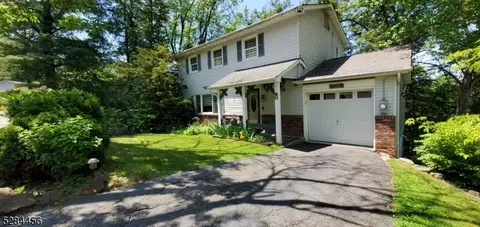 6 Lorrie Ln, Wanaque, NJ 07465