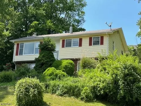 53 Cedar Ter, Vernon Twp, NJ 07418