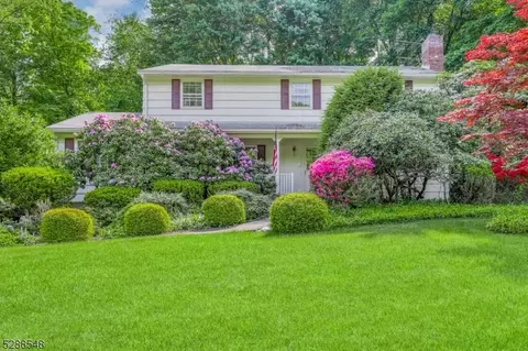 51 Long Hill Rd, Oakland, NJ 07436