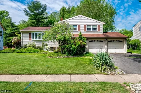 5 Annette Dr, Edison, NJ 08820