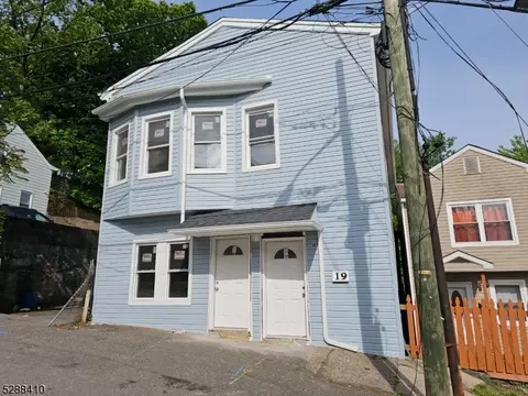 19 White St, Paterson, NJ 07522