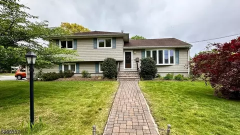 30 Burke Rd, Wayne, NJ 07470