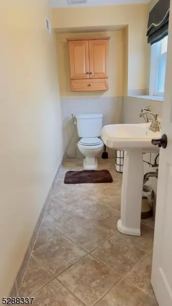 30 Burke Rd, Wayne, NJ 07470 photo 15