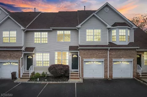 5 Saddle Ct, Somerset, NJ 08873