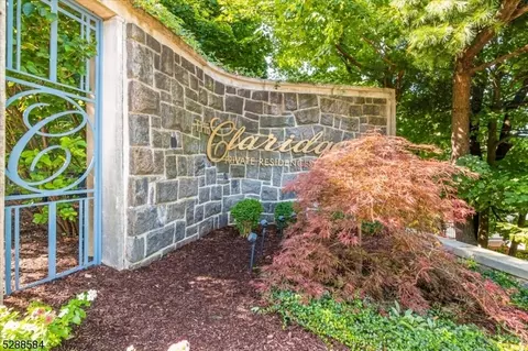 1 Claridge Dr #824, Verona, NJ 07044
